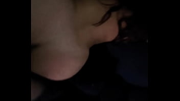 Comendo essa putinha de 4 me dá muito tesão