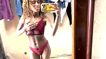 Brincando na self com a gostosa do casal dna