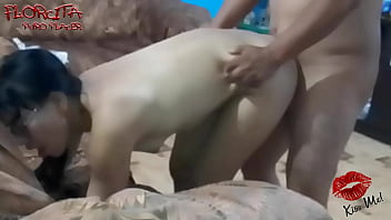 Cogiendo a peruana en modo perrito