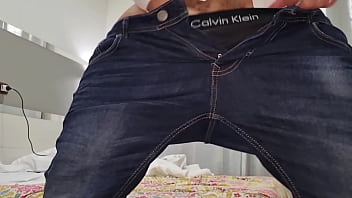 Cazzo enorme sborra sega potente e culo maschile sexy geme e gode in camicia bianca guarda come ti sborro in bocca