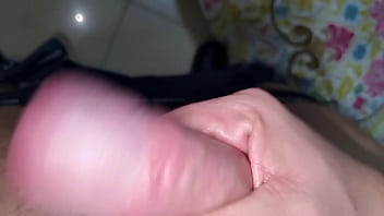 Cazzo enorme sborra sega potente e culo maschile sexy geme e gode in camicia bianca guarda come ti sborro in bocca