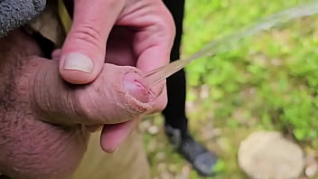 I like hold his dick when pee and make wet my hands and i play with foreskinpee03654593 communitypee peepissplay girls