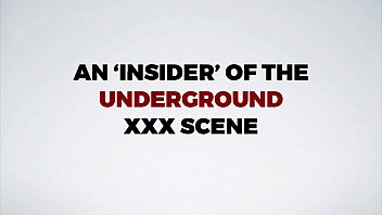 Bathtime for this milf anal wash