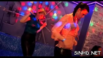 Nice looking darlings are sharing their luscious cunts and billibongs