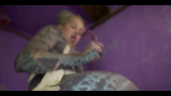 Tattooed babe is hungry for extreme anal play to squirt