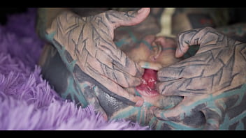 Tattooed babe is hungry for extreme anal play to squirt