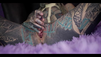 Tattooed babe is hungry for extreme anal play to squirt