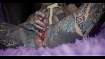Tattooed babe is hungry for extreme anal play to squirt
