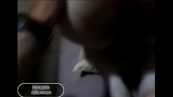 Rudolph abre o cusão dela