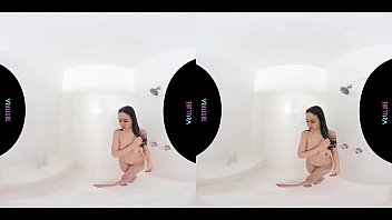 Cute Brunette Masturbating With Her Vibrator In Virtual Reality thumbnail