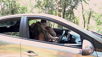 Dei uma carona e fui comida no meio do mato