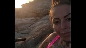 Une partie de pêche s annoncé un show au bord de la mer humm quelle bonne