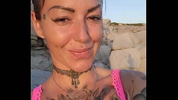 Une partie de pêche s annoncé un show au bord de la mer humm quelle bonne