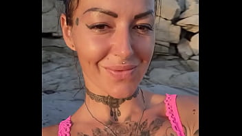 Une partie de pêche s annoncé un show au bord de la mer humm quelle bonne