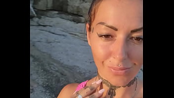 Une partie de pêche s annoncé un show au bord de la mer humm quelle bonne