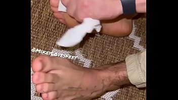 I wonder what mrpapifeet is cleaning off his paws find out in 24 hours