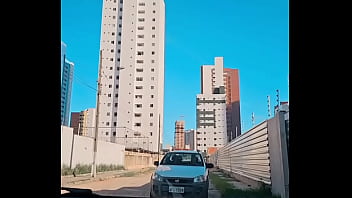 Milahot trocando de roupa para academia