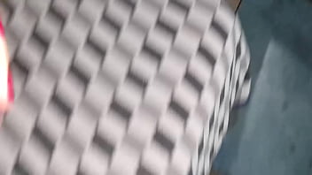 La madrastra probando algo nuevo disfruta de una rica follada con su hijastro