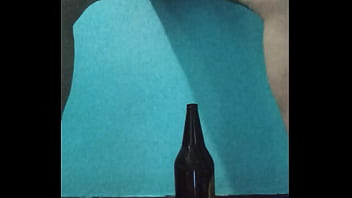 I masturbate richly with a bottle my rich vaginal juices