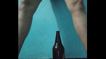 I masturbate richly with a bottle my rich vaginal juices