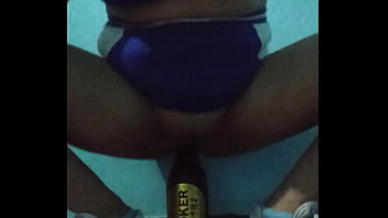 I masturbate richly with a bottle my rich vaginal juices