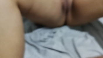 Vecina caliente le encanta como le ayudo a masturbarla el mejor sexo entre vecinos