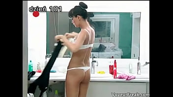 Incredible sexy naked brunette