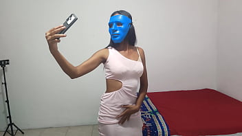 India latina makes a video in spanish and tells her subscribers that she really wants to fuck