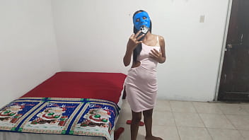 India latina makes a video in spanish and tells her subscribers that she really wants to fuck