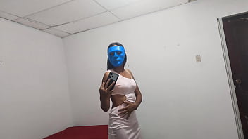 India latina makes a video in spanish and tells her subscribers that she really wants to fuck