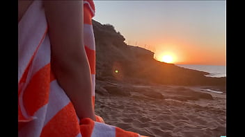 Risky sex on the beach