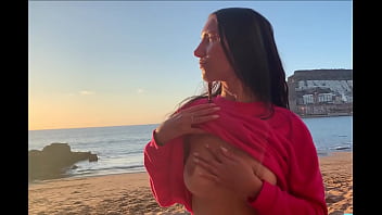 Risky sex on the beach