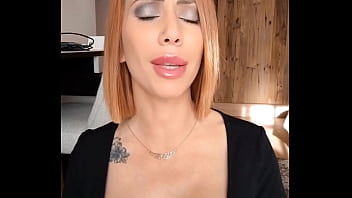 Hello la team je vous souhaite une bonne année 2022 en vidéo bonne soirée