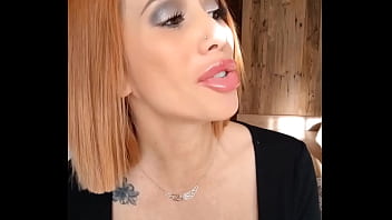 Hello la team je vous souhaite une bonne année 2022 en vidéo bonne soirée