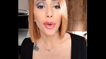 Hello la team je vous souhaite une bonne année 2022 en vidéo bonne soirée