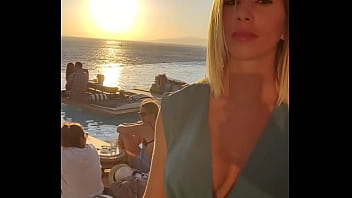 Hello la team allez on est parti pour la suite de mes aventures à mykonos de