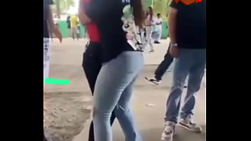 Bisneras moviéndose