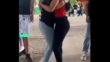 Bisneras moviéndose