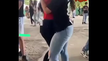 Bisneras moviéndose