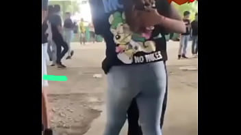 Bisneras moviéndose