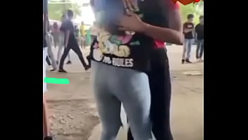 Bisneras moviéndose