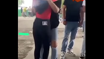 Bisneras moviéndose