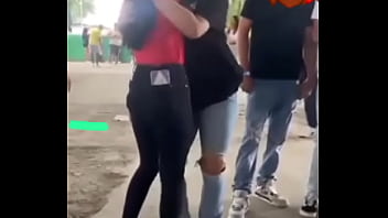 Bisneras moviéndose