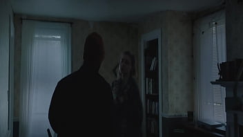 Chloë grace moretz embarazada sexy en película