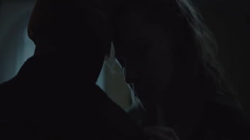 Chloë grace moretz embarazada sexy en película