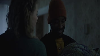 Chloë grace moretz embarazada sexy en película