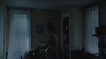 Chloë grace moretz embarazada sexy en película