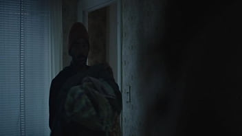 Chloë grace moretz embarazada sexy en película