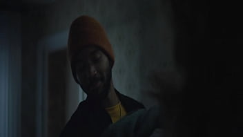 Chloë grace moretz embarazada sexy en película