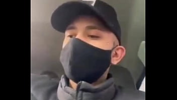 Bonita chica hace mamada por dinero